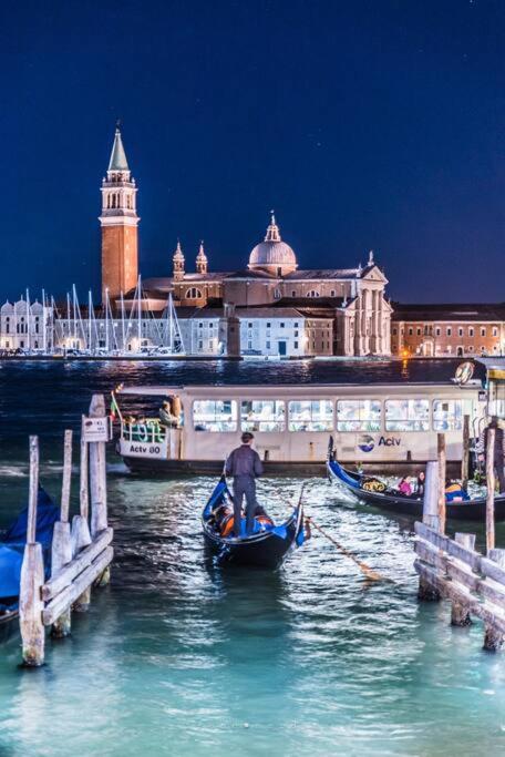 Apartamento Attic Behind St. Mark'S Square Venecia Exterior foto