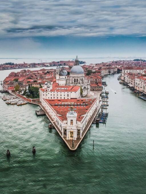 Apartamento Attic Behind St. Mark'S Square Venecia Exterior foto